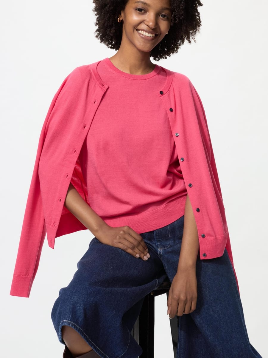 Boxy Merino Crew — model front